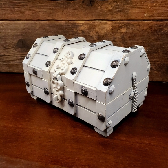 Vintage Storage & Organization Vintage Tabletop Treasure Chest Decorative Wooden Storage Box